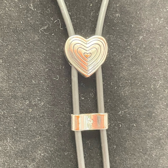 SpexSlide Sport Heart in Black 36" -glasses holder or bolo - Picture 3 of 6